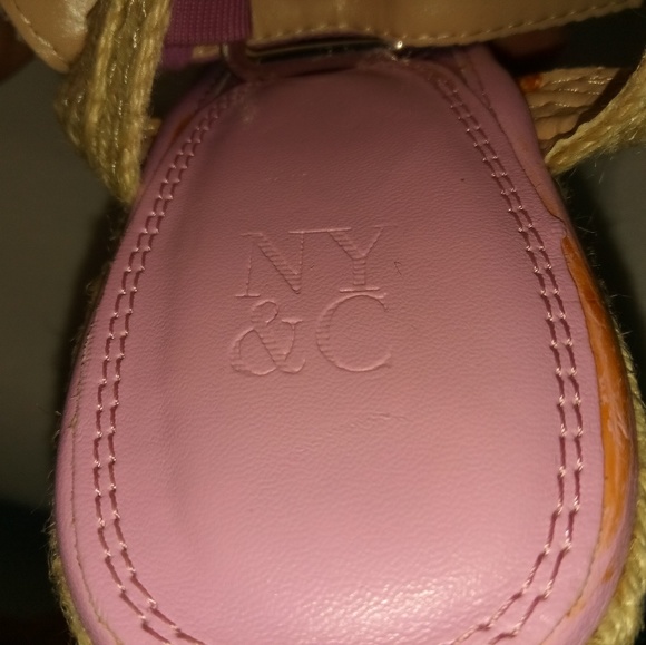 Lavender strappy wedge sandals - Picture 6 of 6